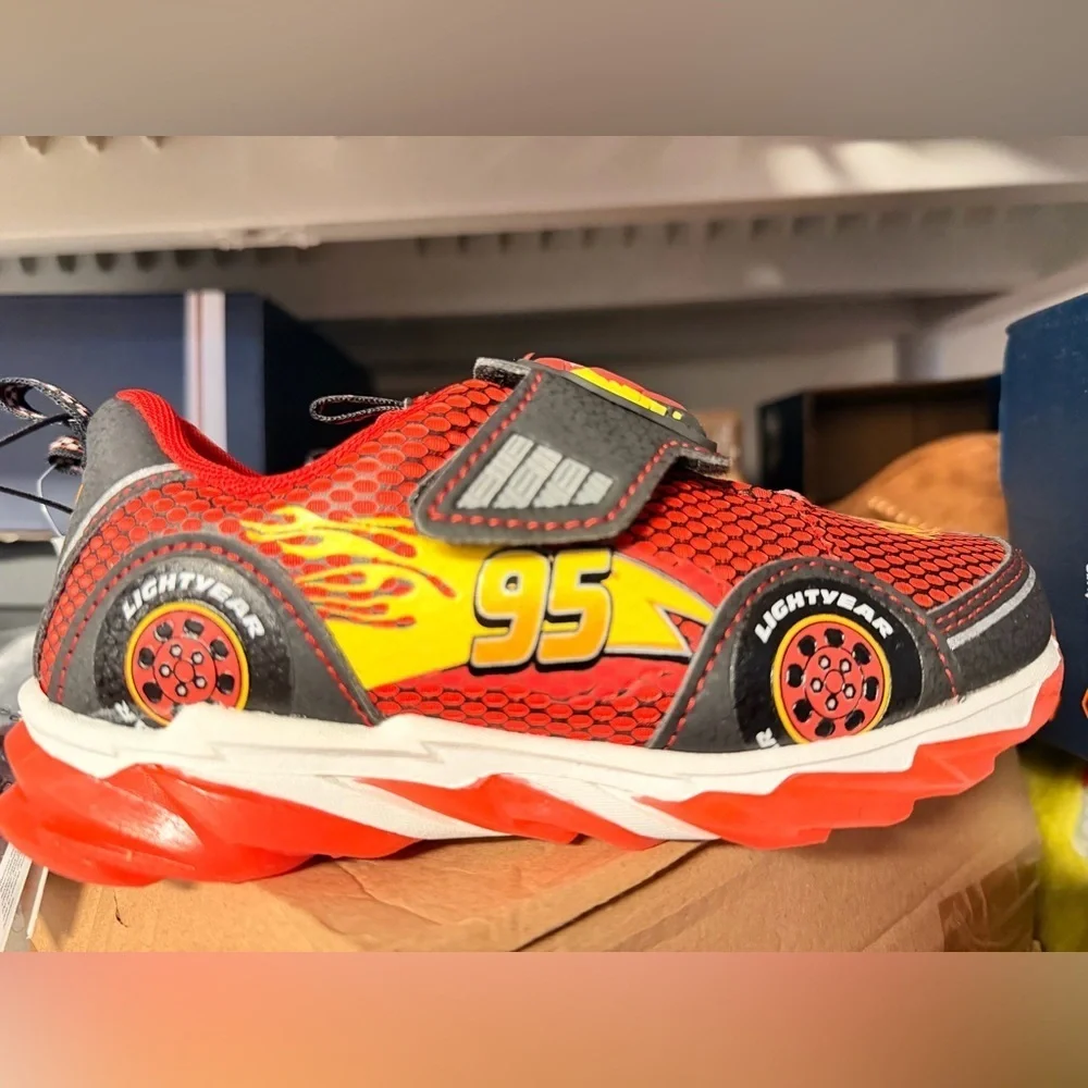 Disney Cars Toddler Boys Lighted Athletic size 7